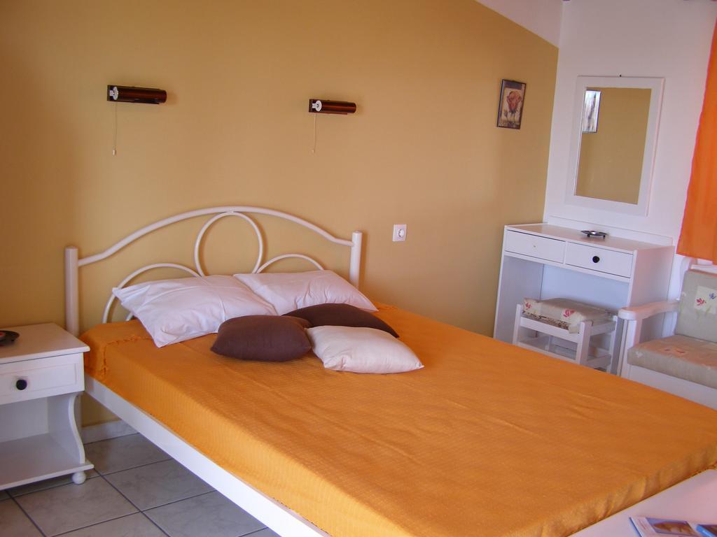 Nikis Apartments Agios Gordios  Bilik gambar